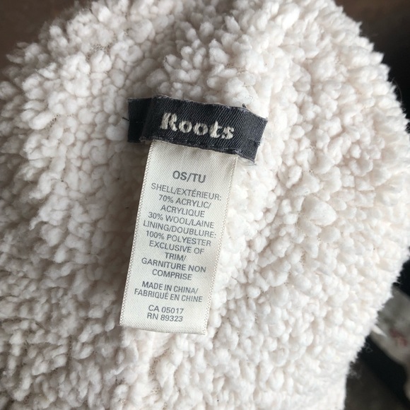 ❄️ Roots Winter Hat - Picture 4 of 4